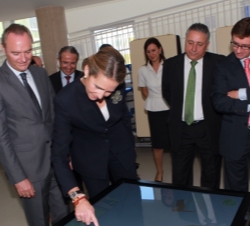 Su Alteza Real la Infanta Doña Elena comprueba las instalaciones y las metodologías de aprendizaje del centro